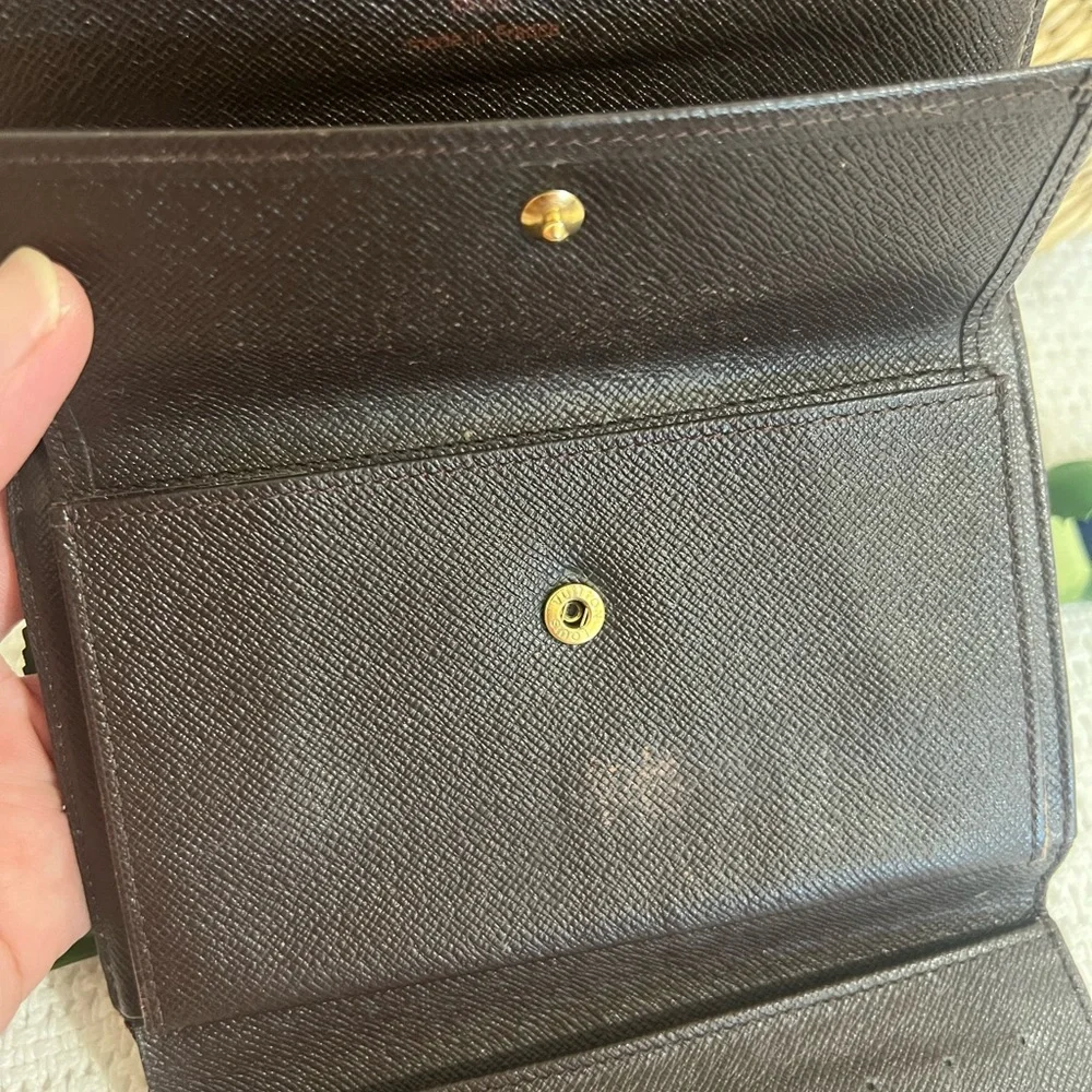 Louis Vuitton Trifold Wallet in signature Damier Ebene
